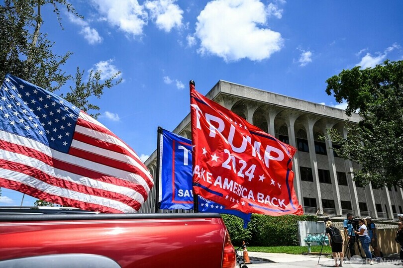 トランプ氏事務室に空の「機密」フォルダー 司法妨害の疑い強まる