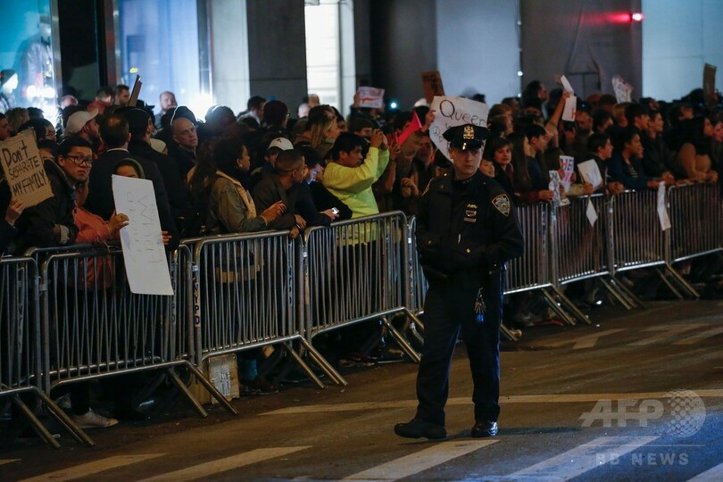 続く「反トランプ」デモ、オレゴン州では「暴動」と表現 米