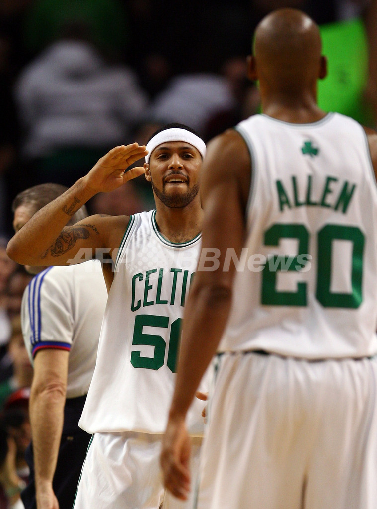 セルティックス トレイルブレイザーズから勝利を収め連敗止める