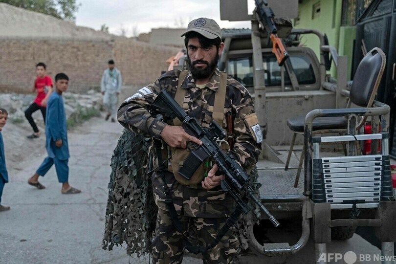 アフガン首都でモスク爆発 10人死亡