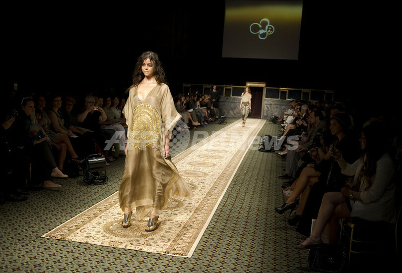 ウズベキスタン大統領の娘がNYでファッションショー、論争に