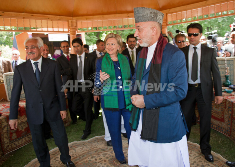 アフガン大統領、2014年までの治安権限移譲に自信 復興国際会議