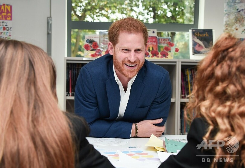 英ヘンリー王子、兄ウィリアム王子と「道は異なる」が「愛している」