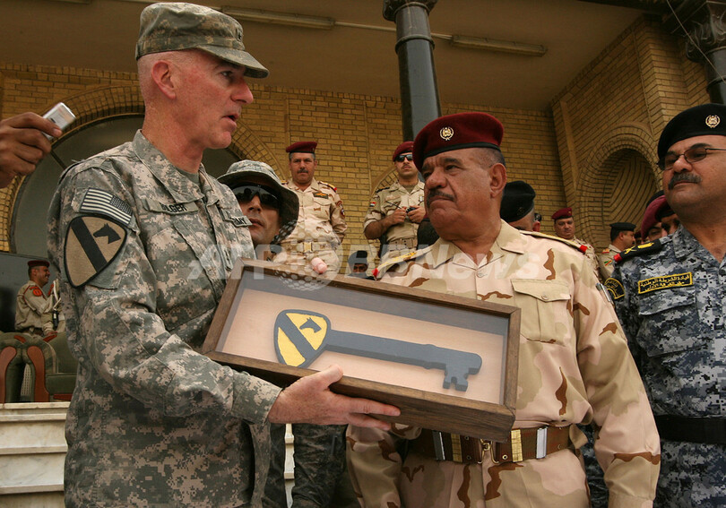 米軍撤退で祝賀ムードのイラク、北部では自動車爆弾 27人死亡