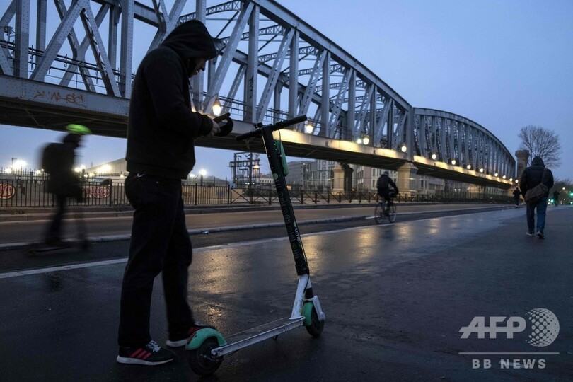 仏ゼネスト、表向きは涼しい顔のパリ市民