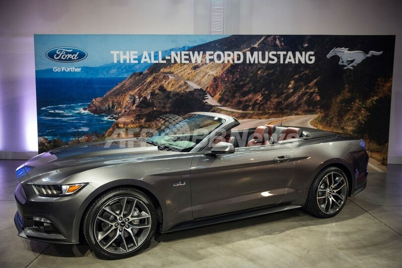 米フォード、新型マスタングを公開 来年に誕生50周年