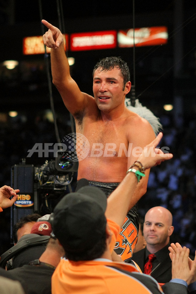 デラホーヤ フォーブスを判定で下す