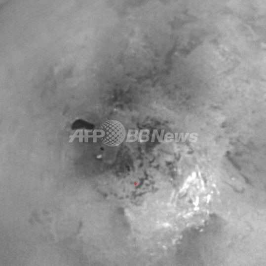 NASA、土星の衛星に液体を確認 NASA、土星の衛星に液体を確認