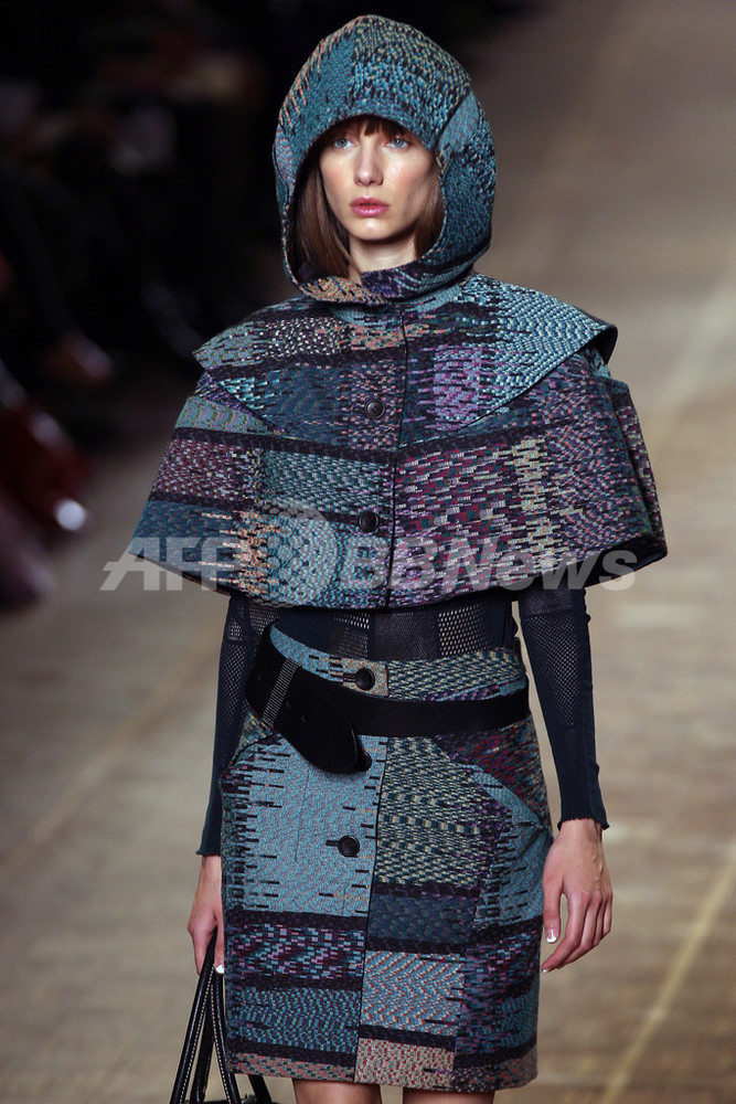 08/09年秋冬パリ・コレクション＞イッセイ ミヤケ、新作を発表 写真13