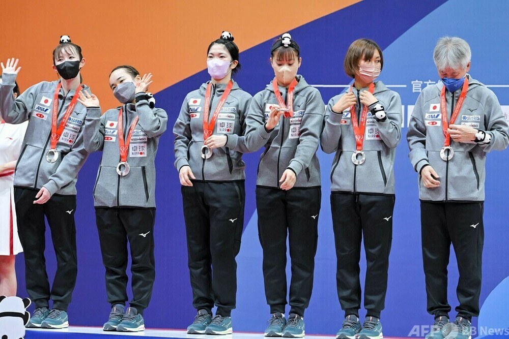 日本女子は中国に敗れ銀メダル、男子は銅確定 世界卓球団体戦 写真13枚