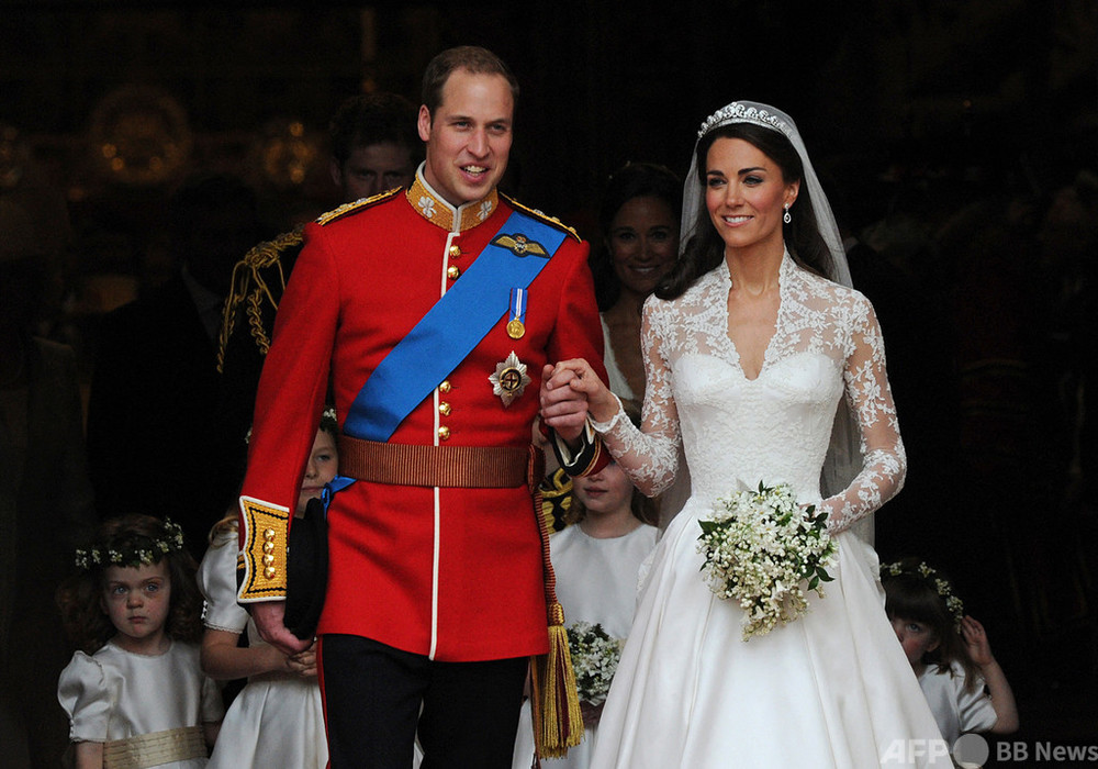 英国のウィリアム王子、世紀の結婚式から10年 写真6枚 国際ニュース