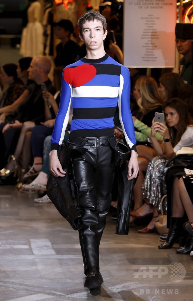 「ヴェトモン」17年春夏コレクション