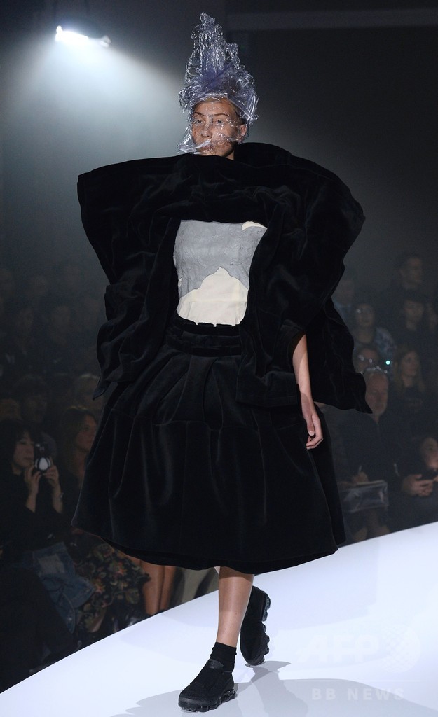 「コム デ ギャルソン」17年春夏