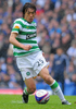 08-09スコットランド・プレミアリーグ第35節、グラスゴー・レンジャーズ（%%Glasgow Rangers%%）対セルティック（%%Celtic%%）。試合はレンジャーズが1-0で勝利し、敗れたセルティックは2位に転落した。写真はボールをキープするセルティックの中村俊輔（%%Shunsuke Nakamura%%）。（2009年5月9日撮影）(c)AFP/ANDREW YATES