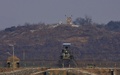 南北朝鮮を隔てる軍事境界線から近い韓国・坡州から見える両国軍の駐屯地（2019年2月16日撮影）。(c)Jung Yeon-je / AFP