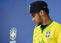 ブラジル代表のキャンプ地テレゾポリス（Teresopolis）で記者会見に臨むネイマール（Neymar da Silva Santos Junior、2014年7月10日撮影）。(c)AFP/VANDERLEI ALMEIDA