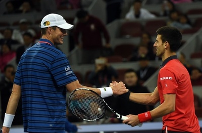 ジョコビッチ、わずか52分でイズナー退け準決勝へ 中国オープン