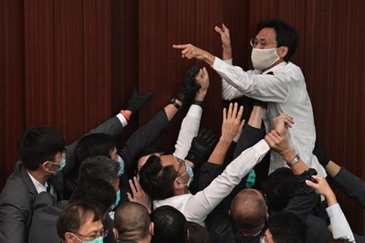 香港、民主派政治家7人逮捕 5月議会の妨害容疑