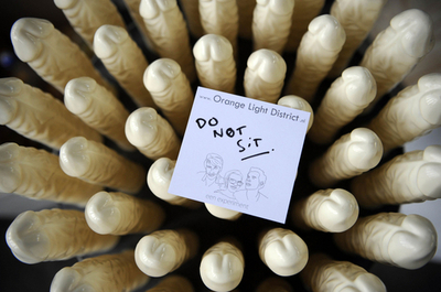 人工ペニスで作ったイス！？ 世界のデザイナーが新作披露