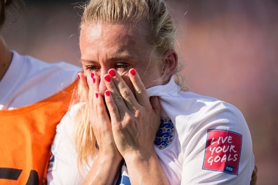 サンプソン監督「泣いてもいい」―オウンゴールのバセットを擁護