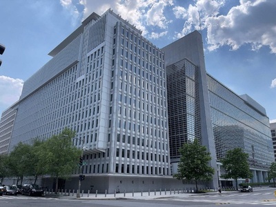 世界銀行 今年の中国GDP成長予測を上方修正