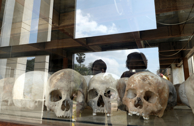 カンボジア特別法廷、収容所を撮影した記録フィルムの証拠能力めぐり応酬