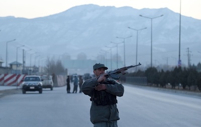 アフガン3都市で爆弾攻撃、48人死亡 UAE大使ら100人負傷