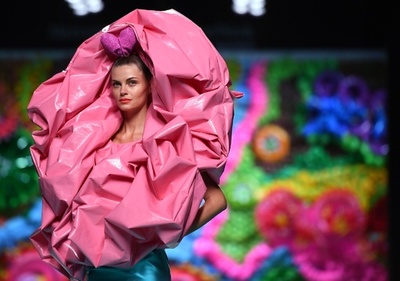 <18年春夏マドリード・コレクション>「アガタ・ルイス・デ・ラ・プラダ」新作