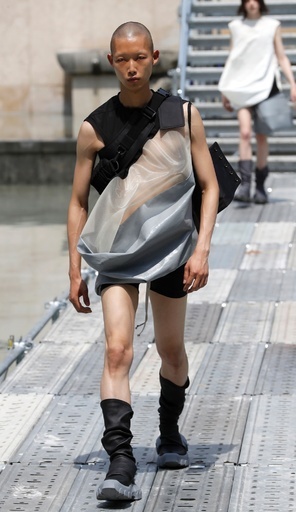 「リック・オウエンス」18年春夏メンズ