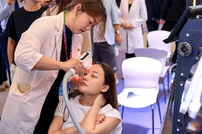 中国の世論調査「完璧ではない自分の容姿を受け入れるべき」が6割超