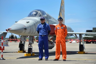 台湾空軍、航空ショーのリハーサル公開 アクロバット飛行も