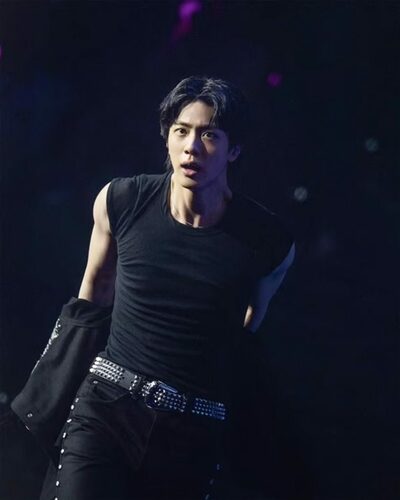 BTSジン、ソロツアーでビルボード月間チャート歴代最高売上