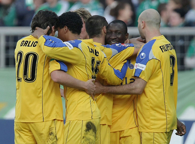 デュイスブルク アウェーでブレーメンに勝利