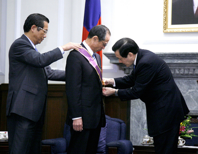 プロ野球の王貞治氏、台湾総統から勲章授与される