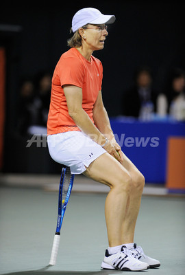 シュテフィ グラフ氏がエキシビションマッチでマルチナ ナブラチロワ氏に勝利 写真11枚 ファッション ニュースならmode Press Powered By Afpbb News