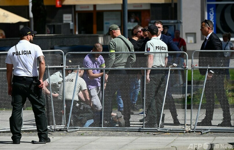 スロバキア首相、銃撃され重体 容疑者は71歳作家