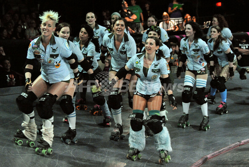 女子の熱き闘い、ローラーダービー 米国