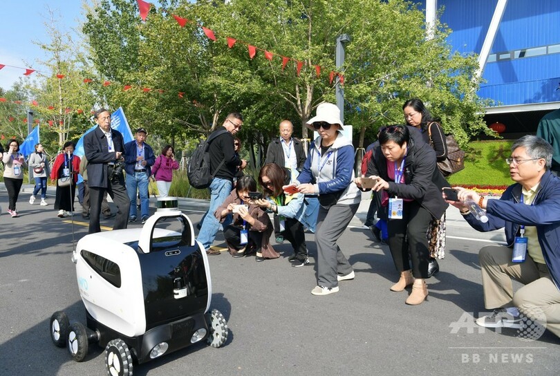 接触避ける…宅配で活躍する無人ロボット、暫時預かりサービスも