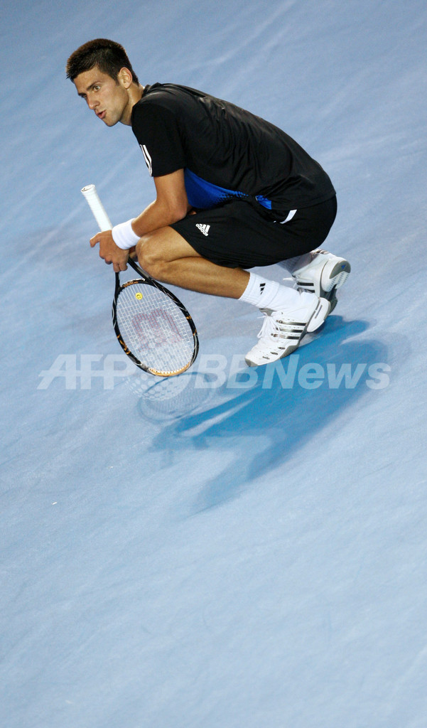 ジョコビッチ フェデラーを降し自身初の全豪決勝進出