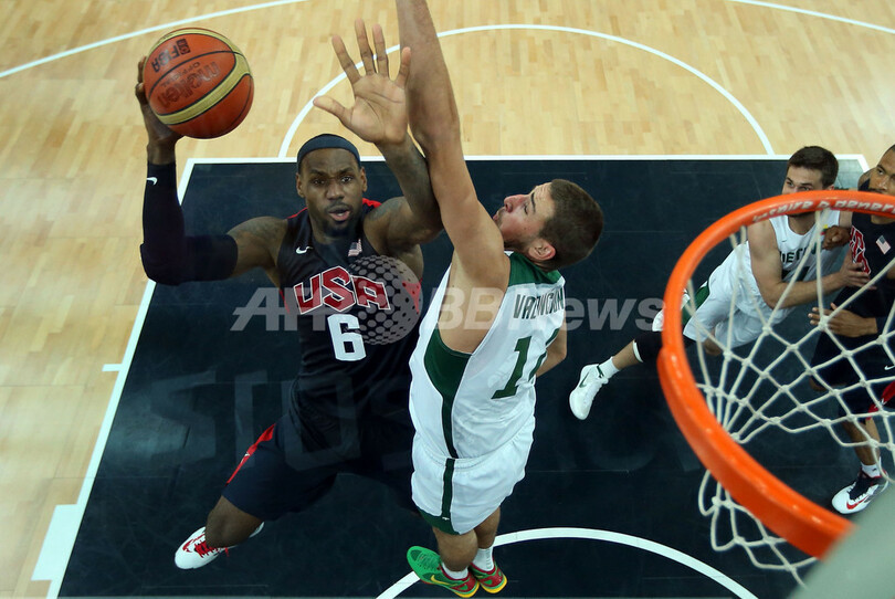 男子バスケ米国代表、リトアニアを破り1次リーグ突破決める