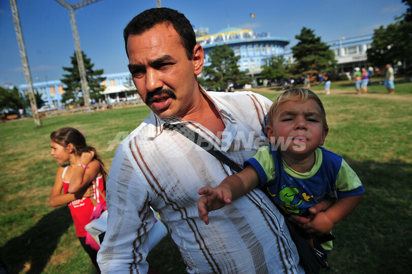 仏政府、ロマ人の強制送還を開始