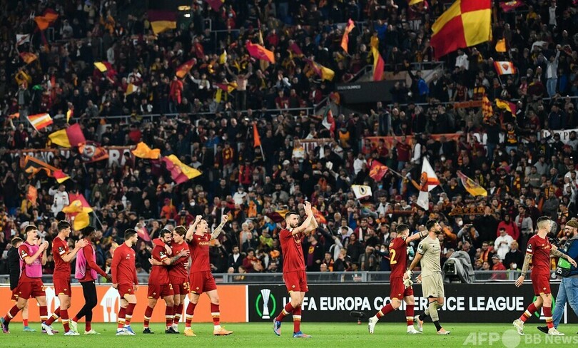 ローマとフェイエノールトが決勝進出 ECL