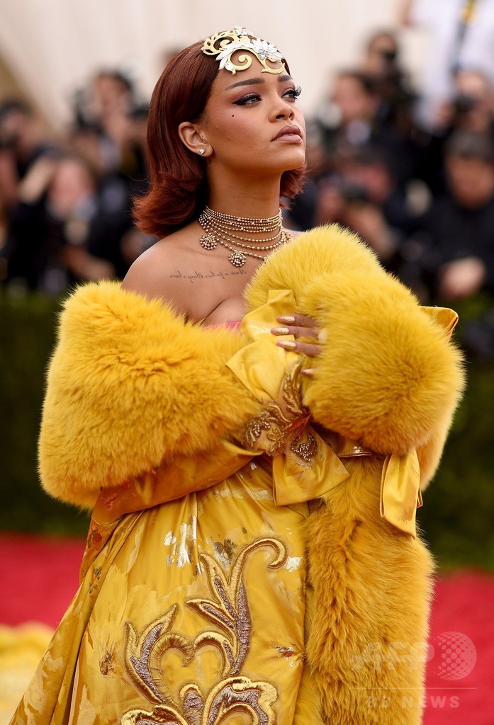 メット・ガラに豪華ドレスのセレブたち登場