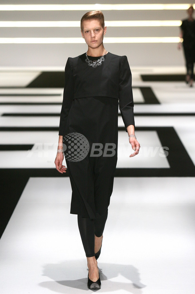 ＜09年春夏東京・コレクション＞グリーン、新作を発表