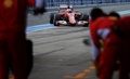 ヘレス合同テスト2日目の走行でピットに入るフェラーリのセバスチャン・ベッテル（2015年2月2日撮影）。(c)AFP/CRISTINA QUICLER