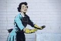 英イングランド南東部マーゲートにある民家の壁に出現した英覆面ストリートアーティスト、バンクシーの新たな壁画（2023年2月14日撮影）。(c)William EDWARDS / AFP
