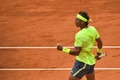 全仏オープンテニス、男子シングルス準決勝。ポイントを奪いガッツポーズをするラファエル・ナダル（2019年6月7日撮影）。(c)Philippe LOPEZ / AFP