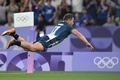 パリ五輪、7人制ラグビー男子準々決勝、アルゼンチン対フランス。トライを決めるフランスのアントワーヌ・デュポン（2024年7月25日撮影）。(c)CARL DE SOUZA / AFP