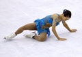 世界フィギュアスケート選手権（ISU World Figure Skating Championships 2012）は29日、フランスのニース（Nice）で女子シングル・ショートプログラム（SP）が行われ、浅田真央（Mao Asada）は59.49点で4位につけた。

転倒する浅田真央（2012年3月29日撮影）。(c)AFP/VALERY HACHE
