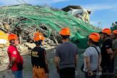 マニラ近郊の建設中ビルが倒壊、19人閉じ込めの恐れ
